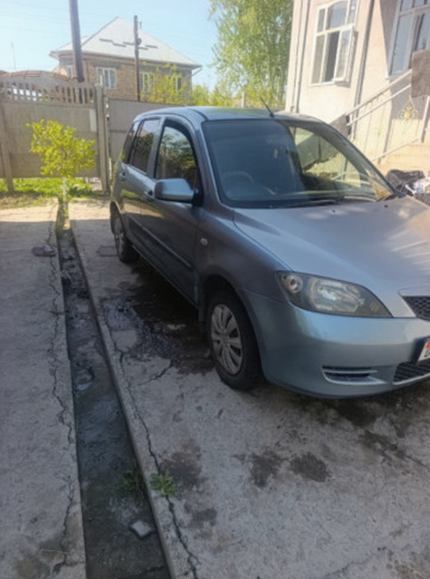 Mazda Demio 2004