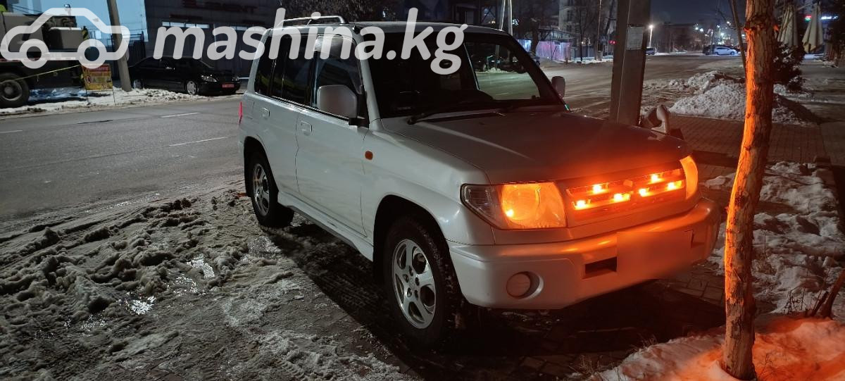 Mitsubishi Pajero iO
