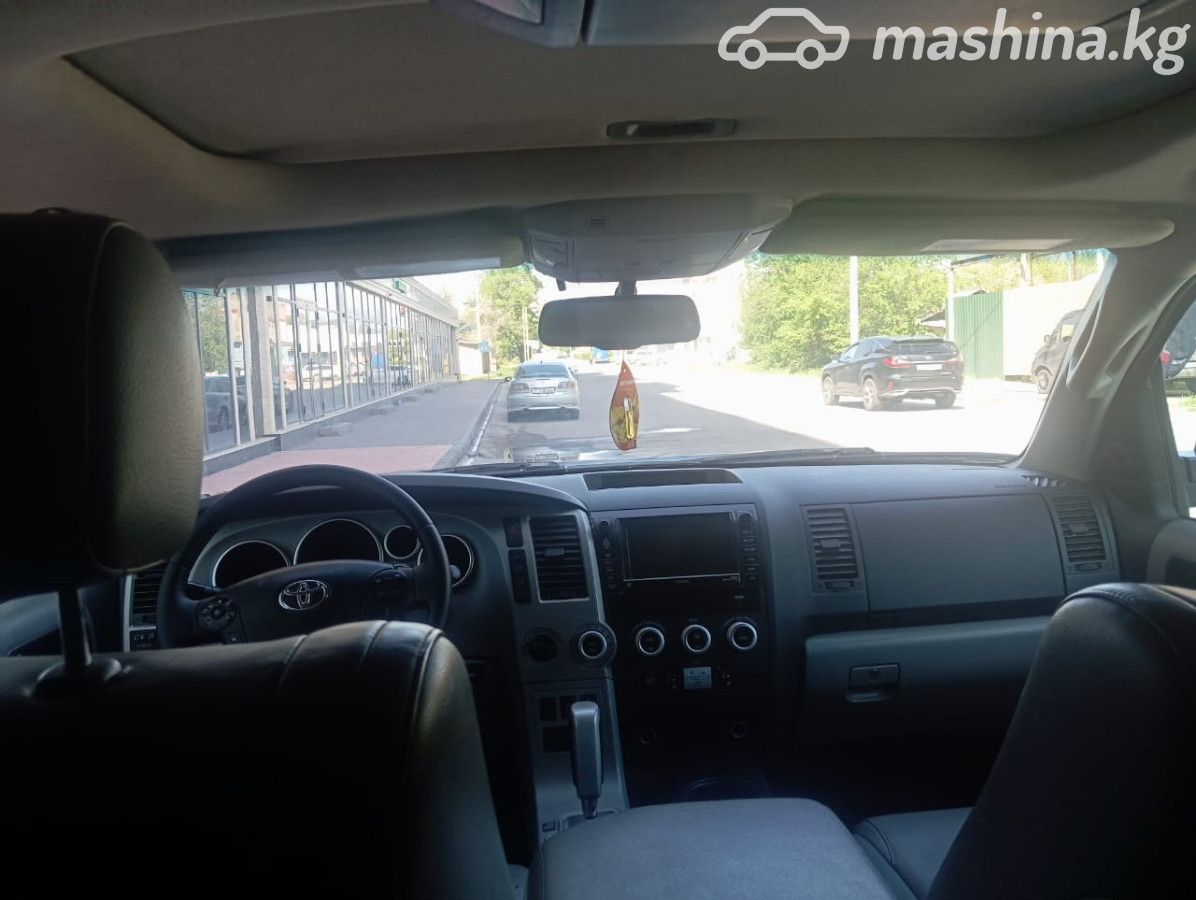 Toyota Sequoia