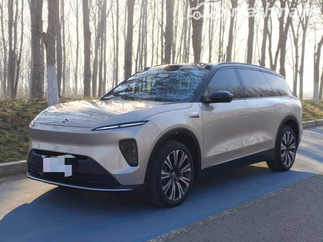 Nio ES8