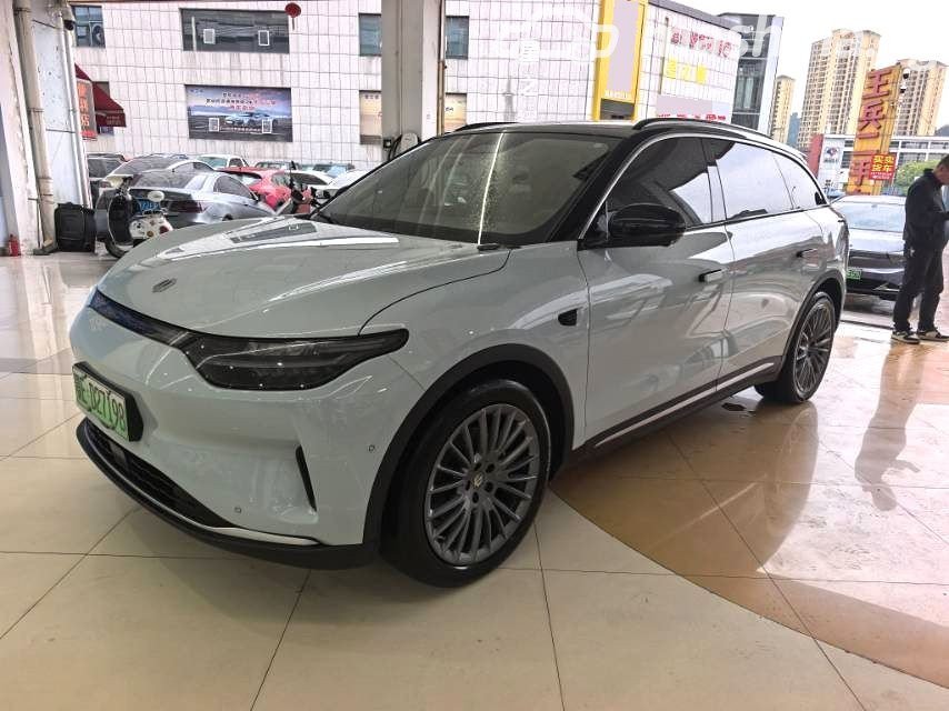 Leapmotor C11