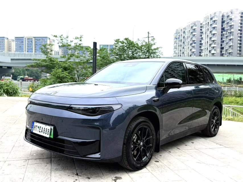 Leapmotor C10