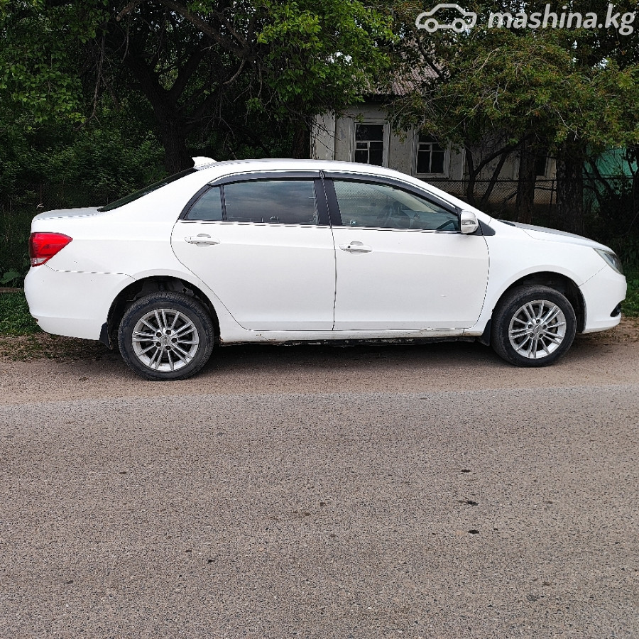 BYD E5