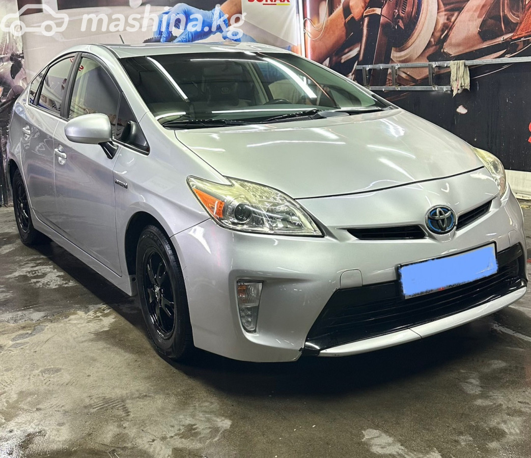 Toyota Prius III Рестайлинг (XW30)
