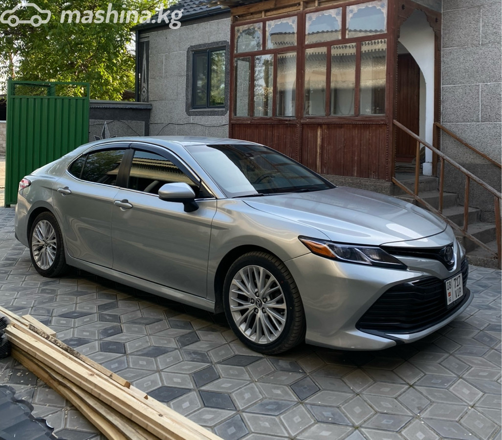 Toyota Camry VIII (XV70)