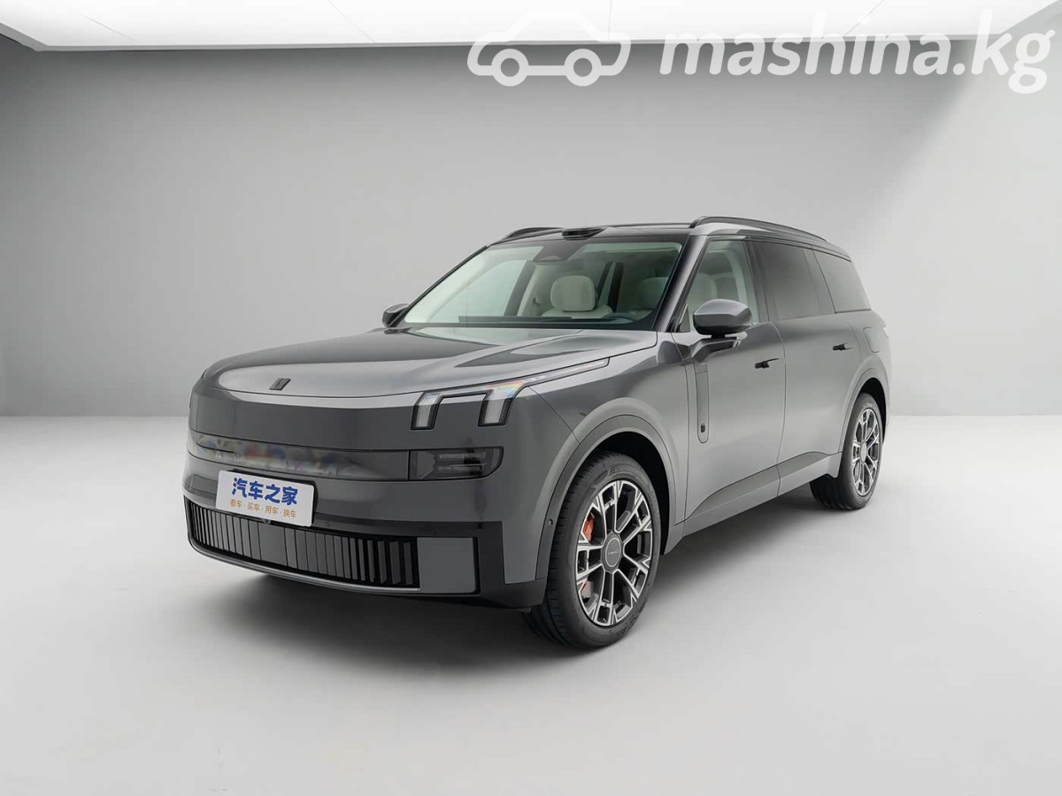 Lynk & Co 900