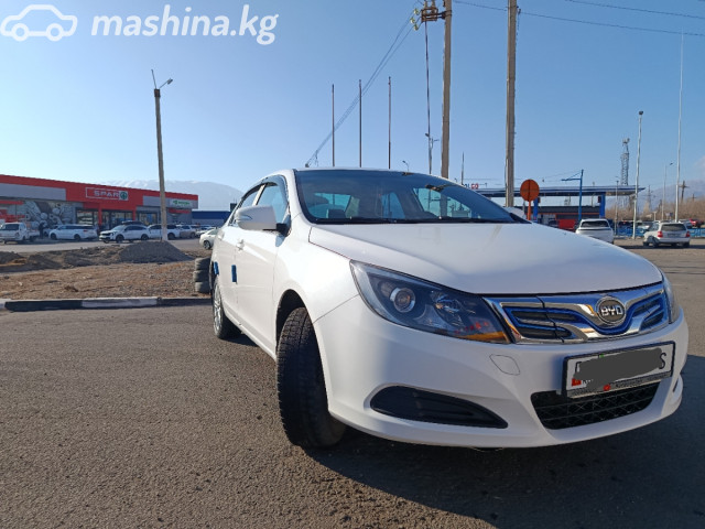 BYD E5