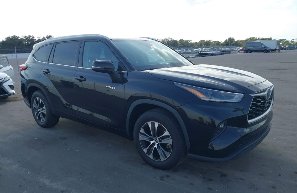 Toyota Highlander IV (U70)
