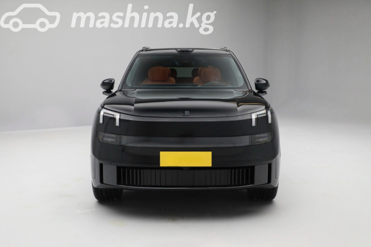 Lynk & Co 900