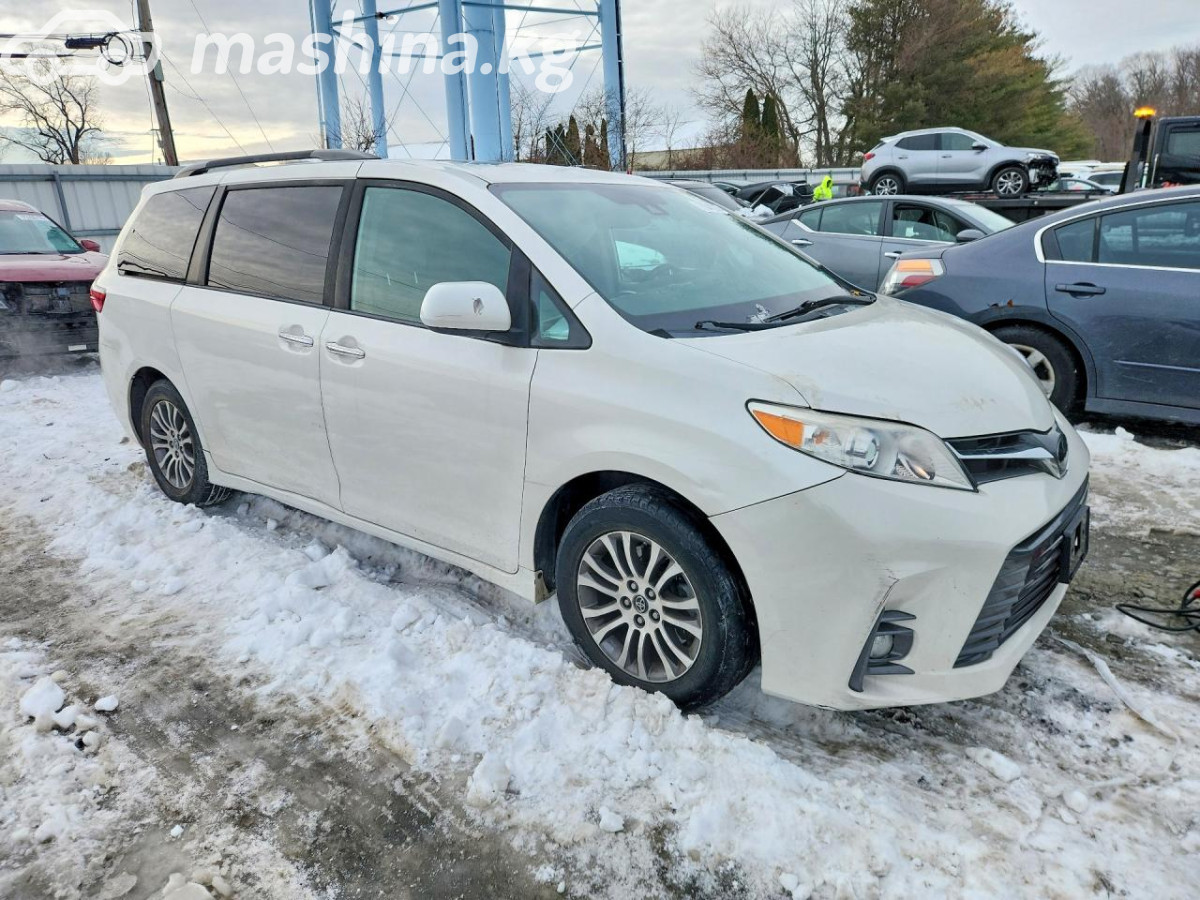 Toyota Sienna III Рестайлинг 2