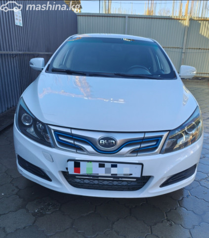 BYD E5