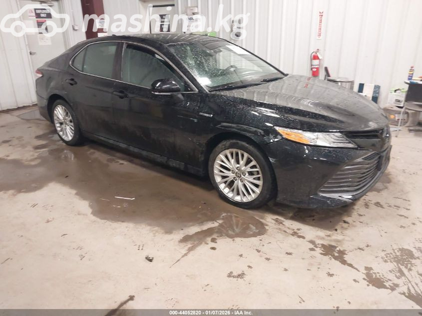 Toyota Camry VIII (XV70)