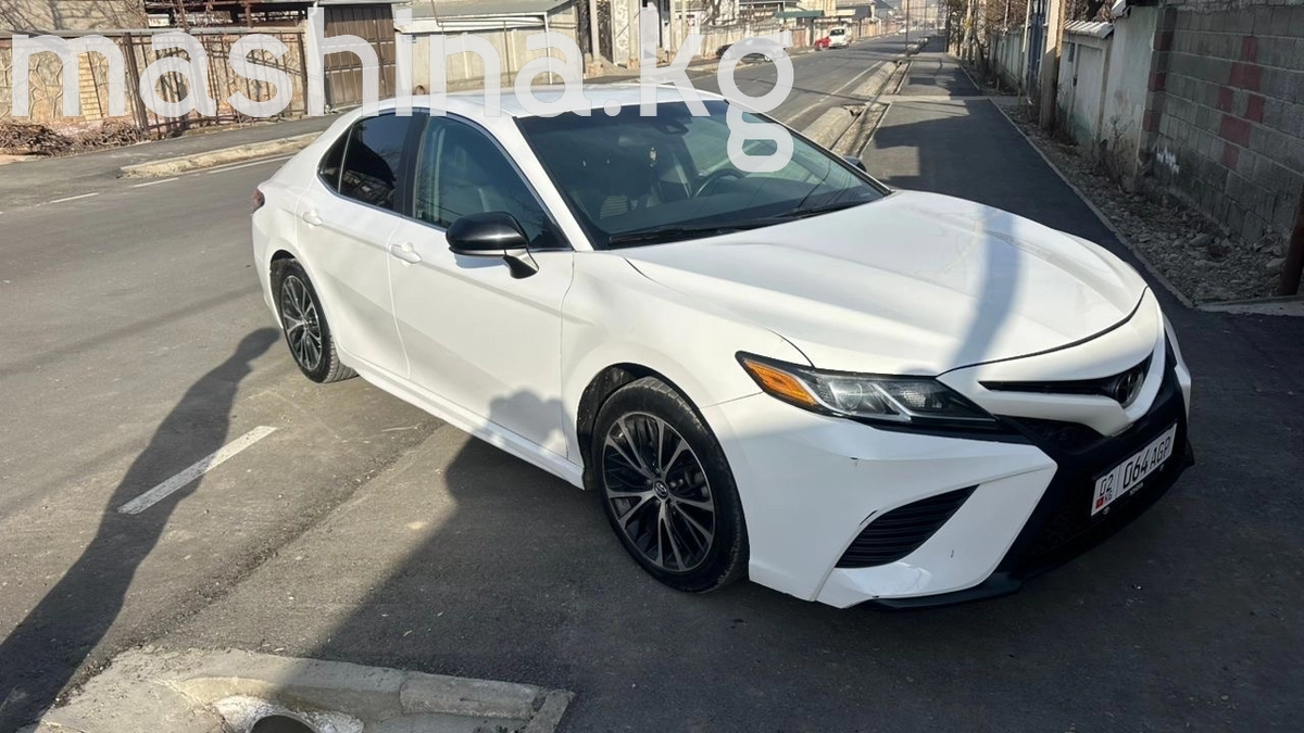 Toyota Camry VIII (XV70) 2018