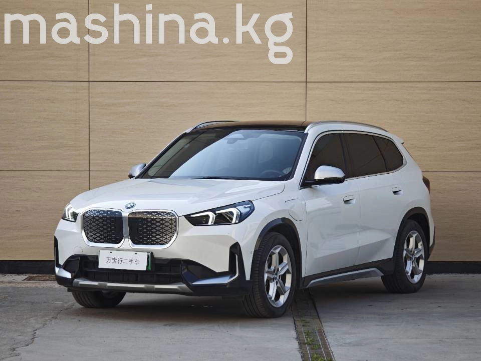 BMW iX1 2024