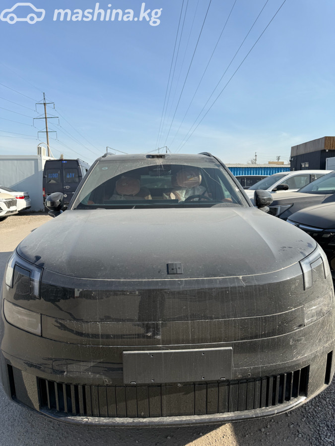 Lynk & Co 900