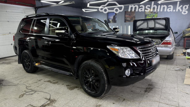 Lexus LX