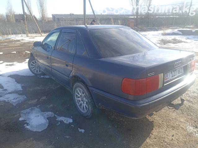 Audi 100