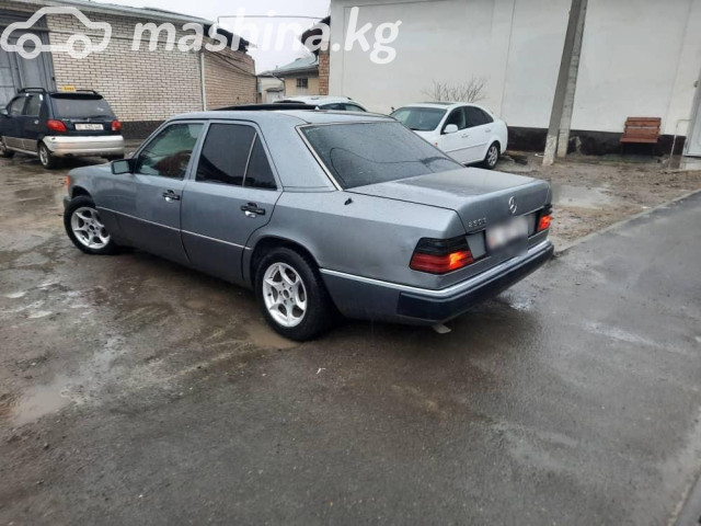Mercedes-Benz W124