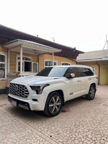 Toyota Sequoia