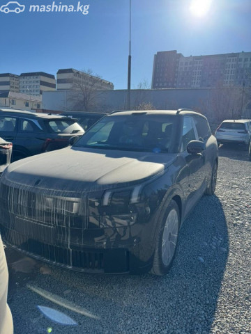 Lynk &amp; Co 900