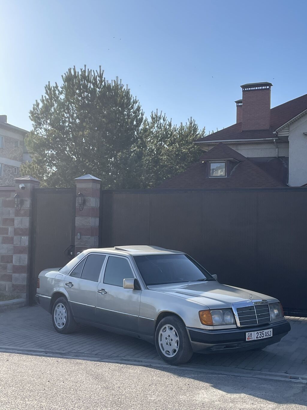 Mercedes-Benz W124