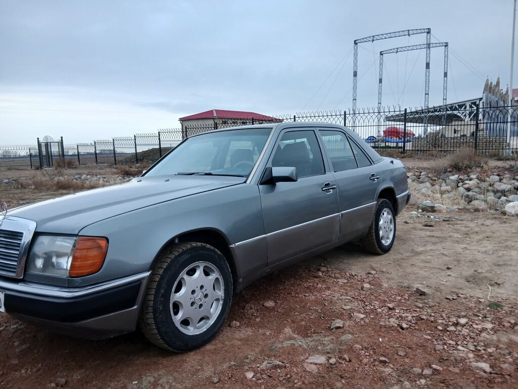Mercedes-Benz W124