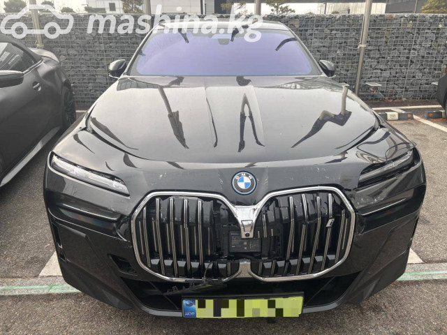 BMW i7