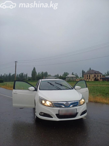 BYD E5