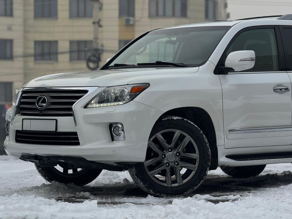Lexus LX