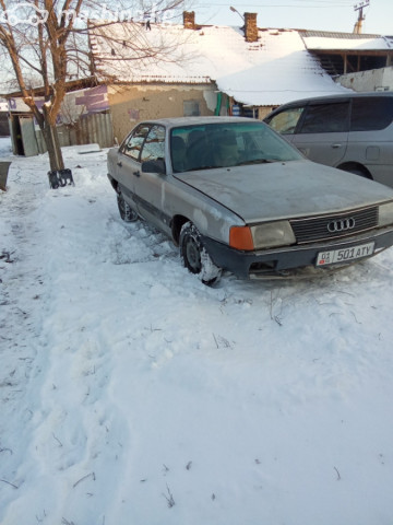 Audi 100