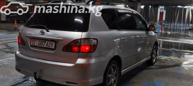 Toyota Avensis Verso