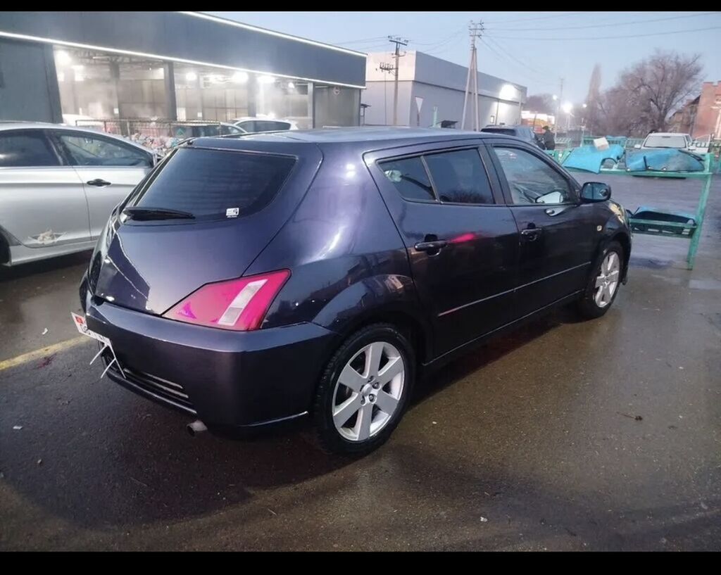 Срочно продаю год2001 об1.8 прав руль сост хорошо цена 400000