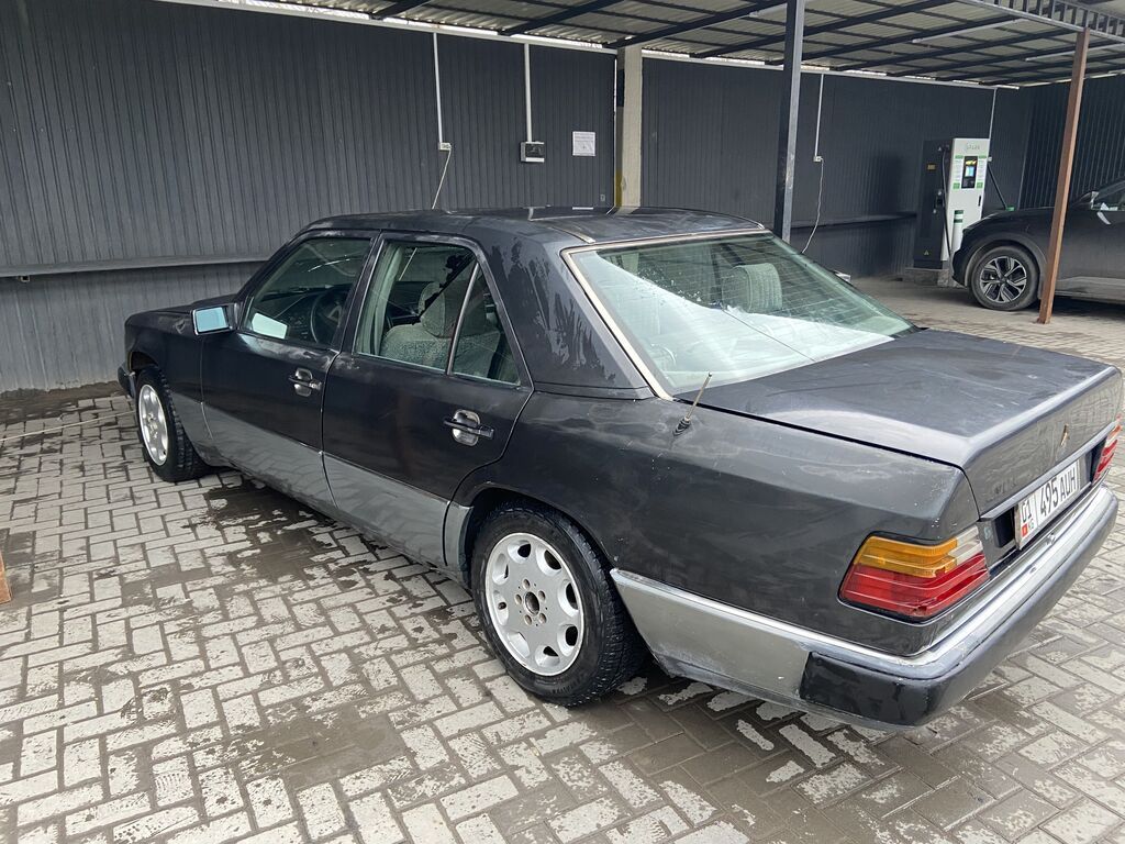 Mercedes-Benz W124