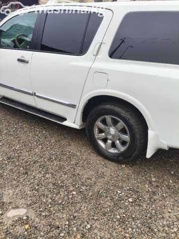 Infiniti QX56