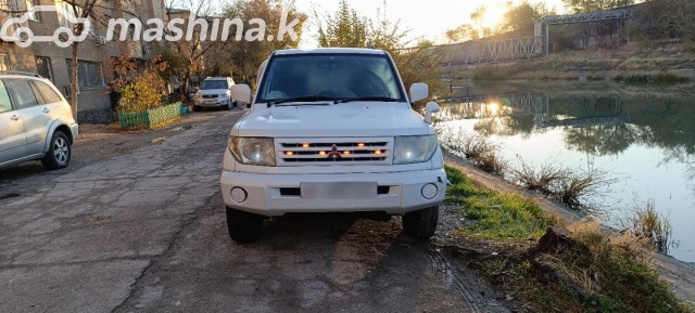 Mitsubishi Pajero iO