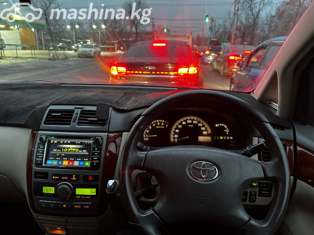 Toyota Ipsum