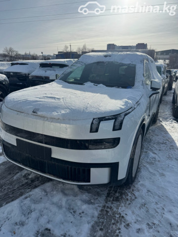 Lynk &amp; Co 900