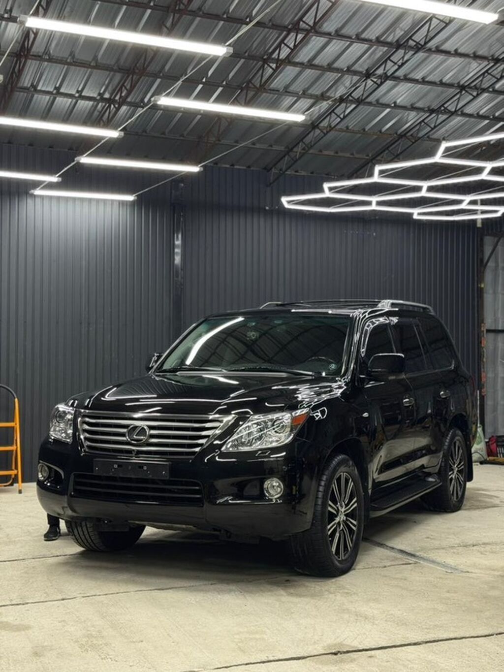Lexus LX