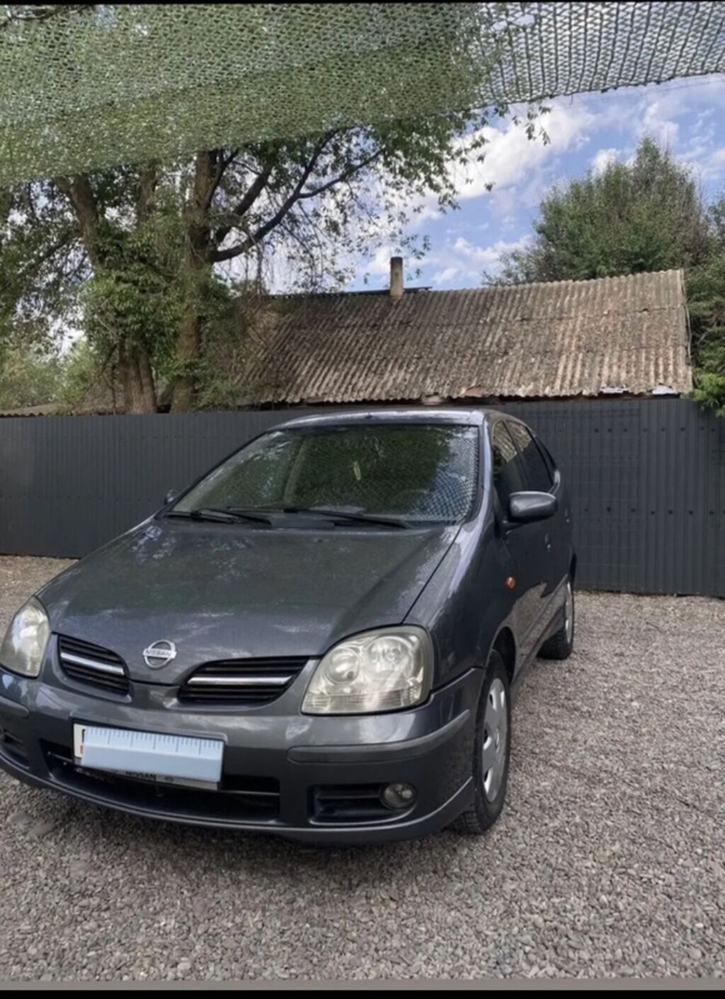 Nissan Almera Tino