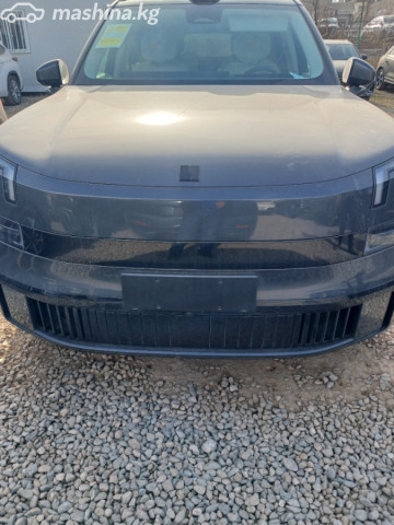 Lynk &amp; Co 900