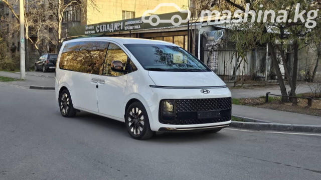 Hyundai Staria