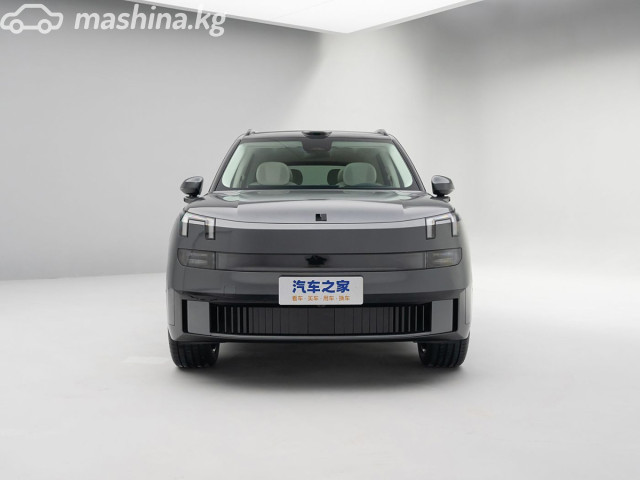 Lynk &amp; Co 900