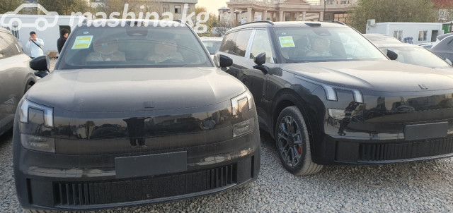 Lynk &amp; Co 900
