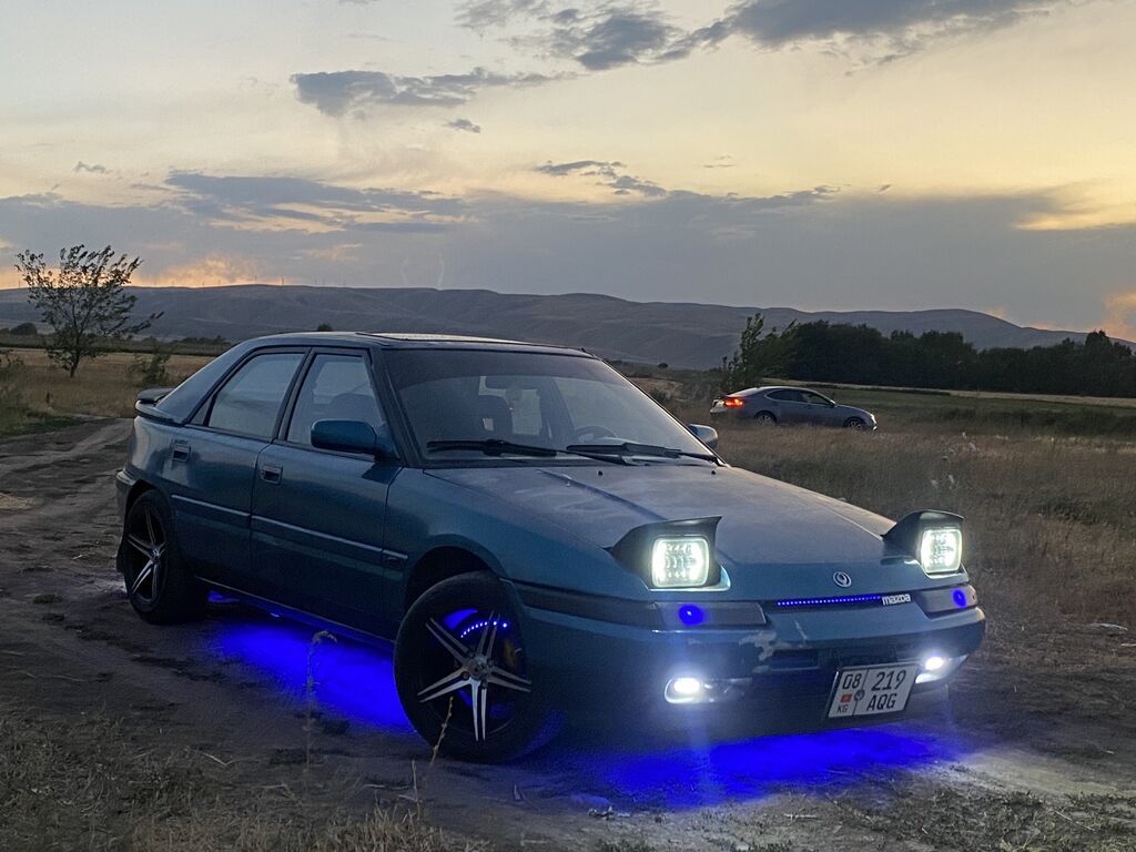 Mazda 323