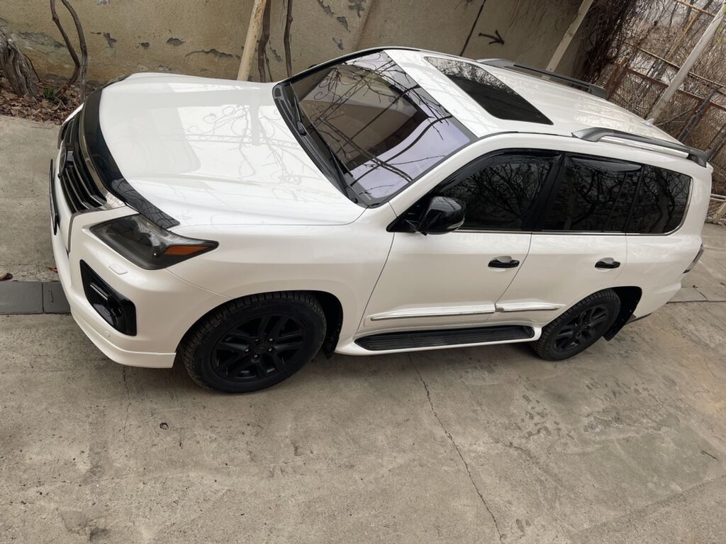 Lexus LX