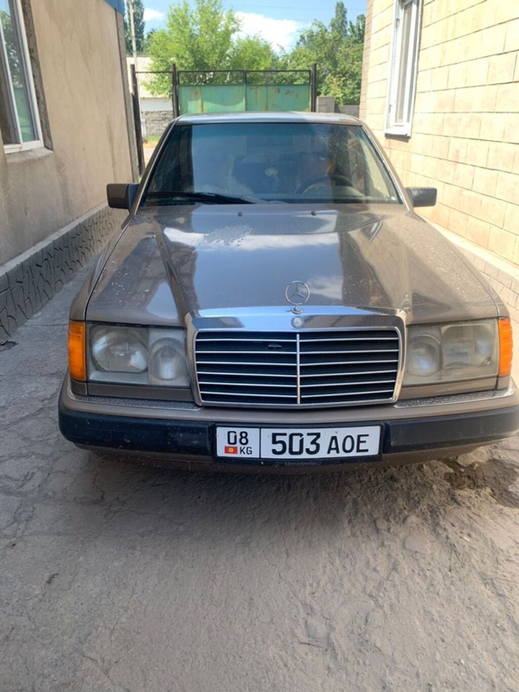 Mercedes-Benz W124