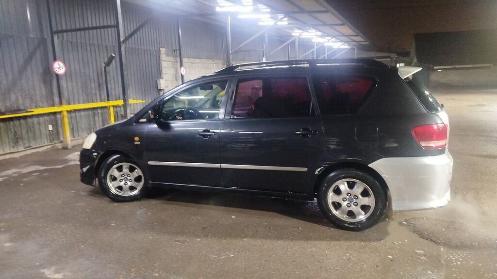 Toyota Avensis Verso