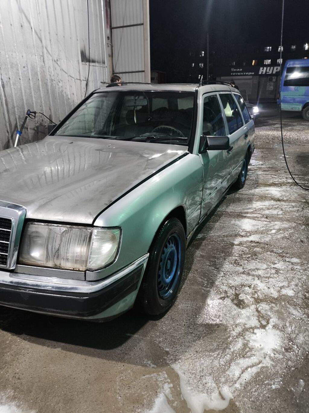 Mercedes-Benz W124
