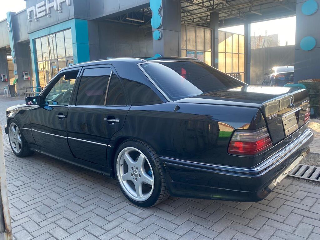 Mercedes-Benz W124