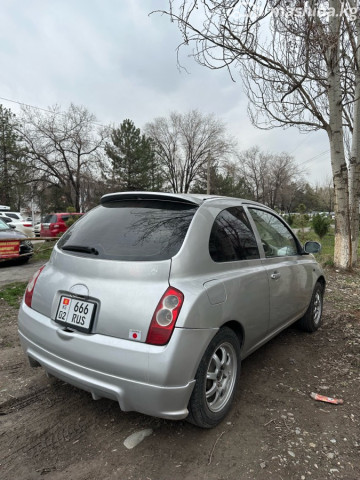 Nissan March